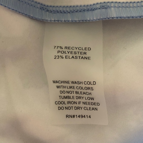 Johnny Was Blue and White Mosaic Floral polo tank moonlight glass Athleisure XL - Picture 12 of 14